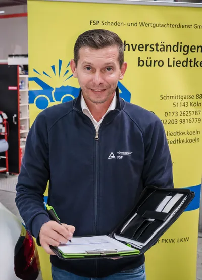KFZ+Sachverständigenbüro+Liedtke 953 400w.jpg